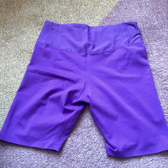 NWT Nike Women’s Biker Shorts - Picture 2 of 4